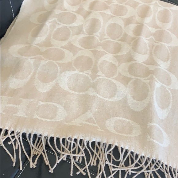 Signature Coach Scarf - Picture 3 of 5
